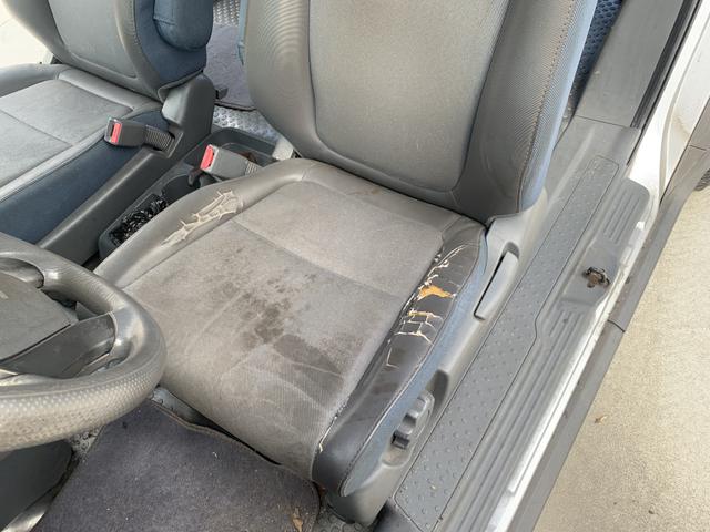 Photo of 2004 Silver Honda Element