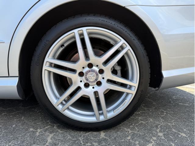 Photo of 2011 Silver Mercedes-Benz E-Class