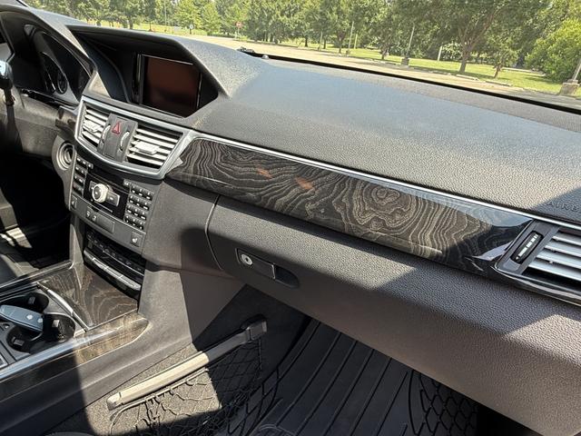 Photo of 2011 Silver Mercedes-Benz E-Class