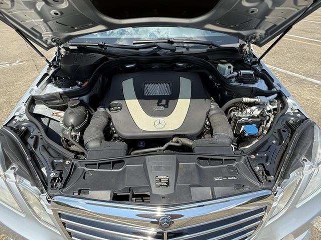 Photo of 2011 Silver Mercedes-Benz E-Class