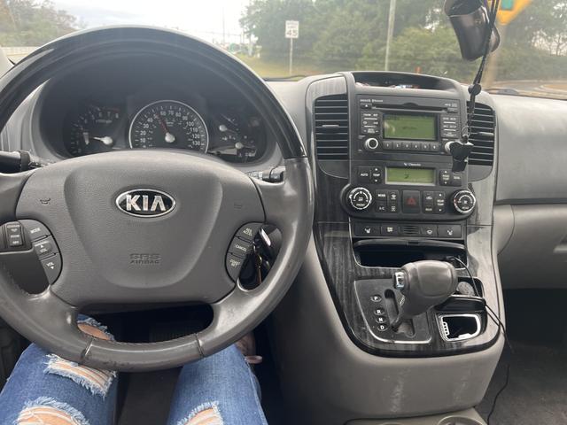 Photo of 2014 Red Kia Sedona