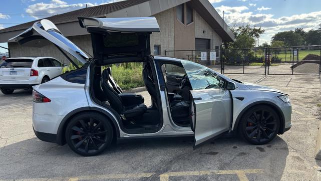 Photo of 2018 Silver Tesla Model X