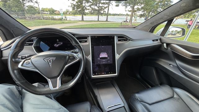 Photo of 2018 Silver Tesla Model X