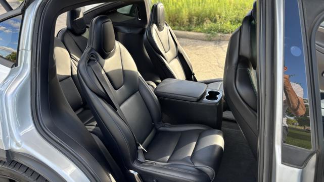 Photo of 2018 Silver Tesla Model X