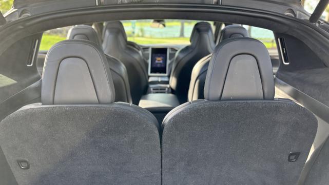 Photo of 2018 Silver Tesla Model X