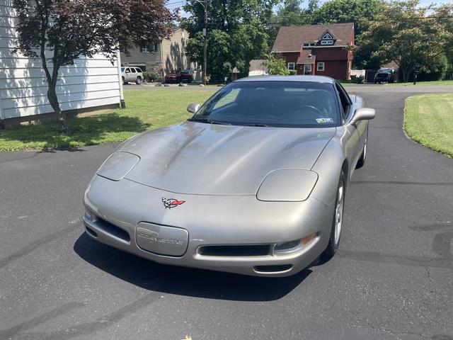 Photo of 1999 Gold Chevrolet Corvette