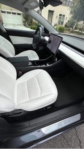 Photo of 2018 Gray Tesla Model 3