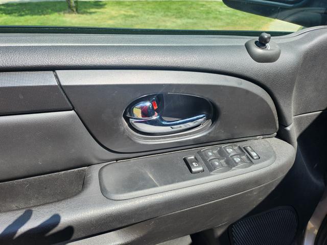 Photo of 2007 Silver GMC Envoy