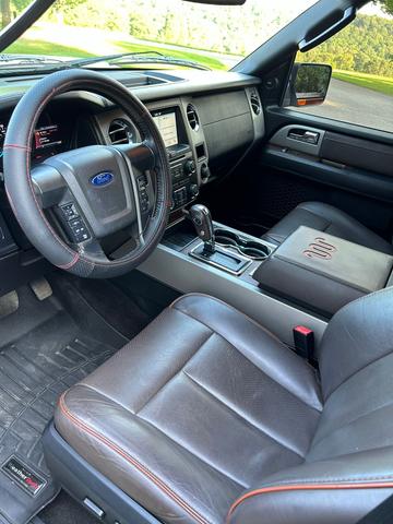 Photo of 2017 White Ford Expedition