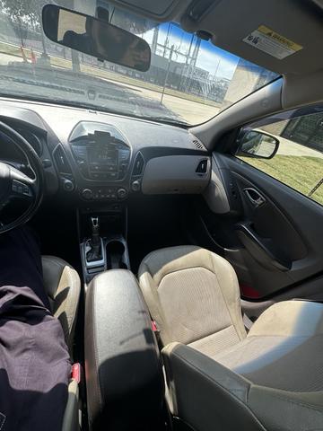 Photo of 2015 Black Hyundai TUCSON