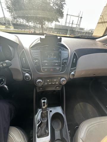 Photo of 2015 Black Hyundai TUCSON