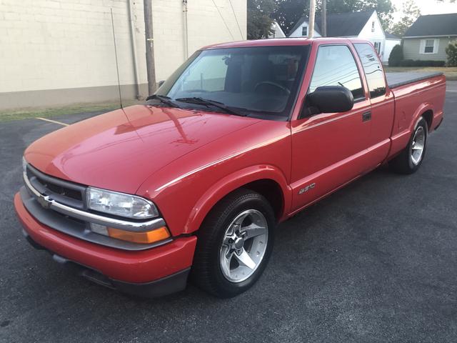 Photo of 2002 Red Chevrolet S-10