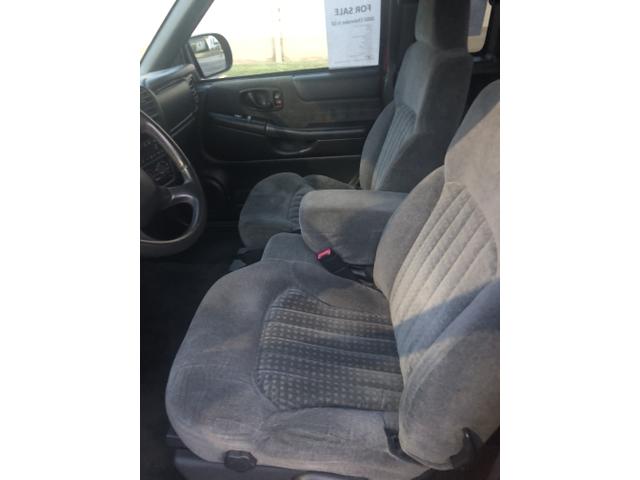 Photo of 2002 Red Chevrolet S-10