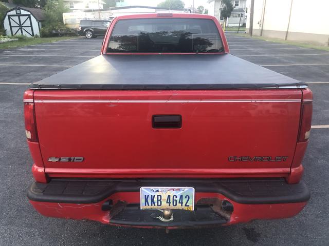Photo of 2002 Red Chevrolet S-10
