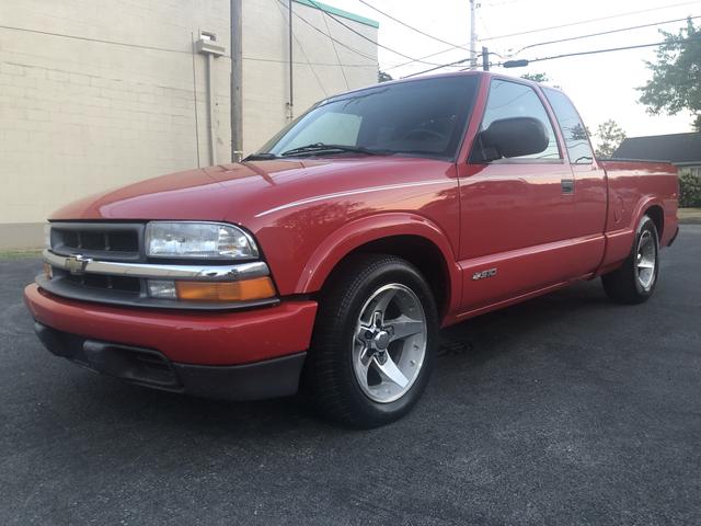 Photo of 2002 Red Chevrolet S-10