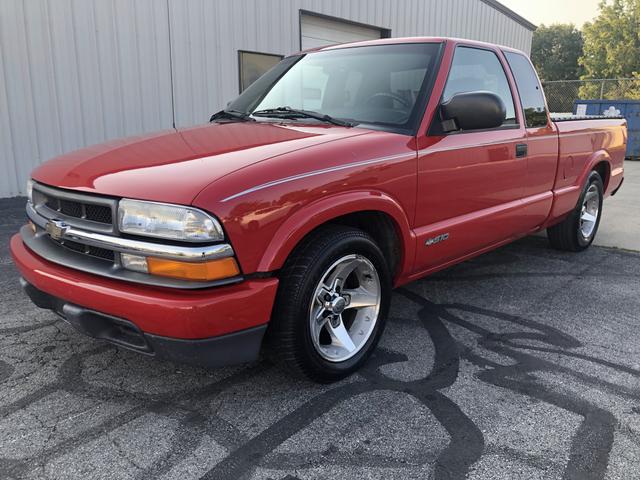 Photo of 2002 Red Chevrolet S-10