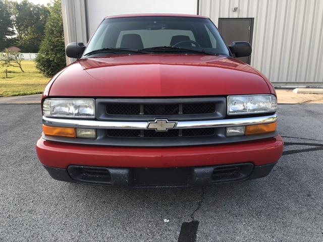 Photo of 2002 Red Chevrolet S-10