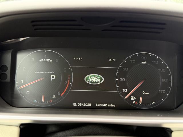 Photo of 2014 White Land Rover Range Rover Sport
