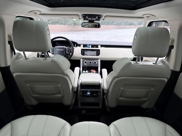 Photo of 2014 White Land Rover Range Rover Sport
