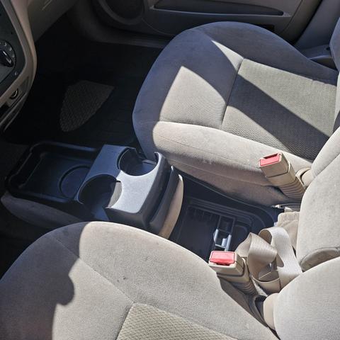 Photo of 2006 Gold Ford Taurus