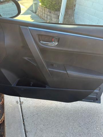 Photo of 2015 Gray Toyota Corolla