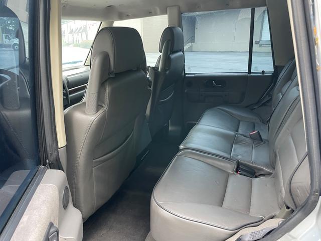 Photo of 2002 Silver Land Rover Discovery