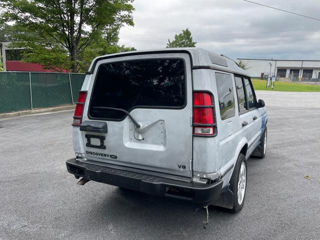 Photo of 2002 Silver Land Rover Discovery
