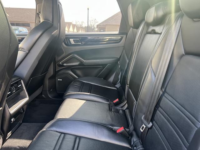 Photo of 2021 Gray Porsche Cayenne