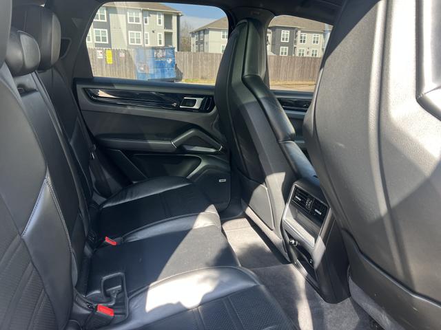 Photo of 2021 Gray Porsche Cayenne