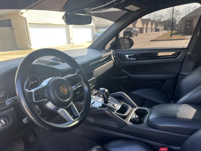 Photo of 2021 Gray Porsche Cayenne