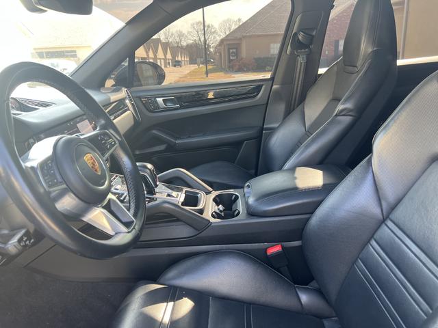 Photo of 2021 Gray Porsche Cayenne
