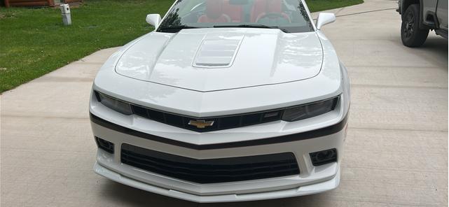 Photo of 2015 White Chevrolet Camaro