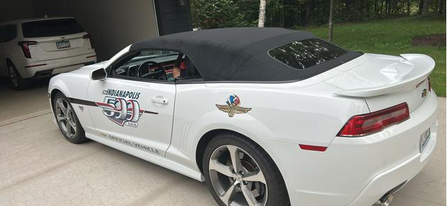 Photo of 2015 White Chevrolet Camaro