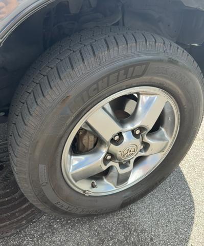 Photo of 2006 Gray Toyota Land Cruiser