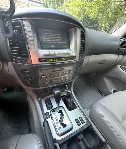 Photo of 2006 Gray Toyota Land Cruiser