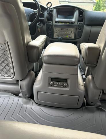 Photo of 2006 Gray Toyota Land Cruiser