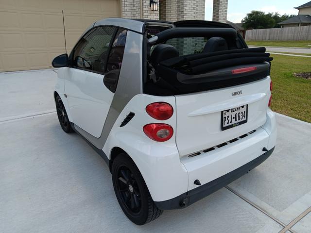 Photo of 2008 White smart ForTwo