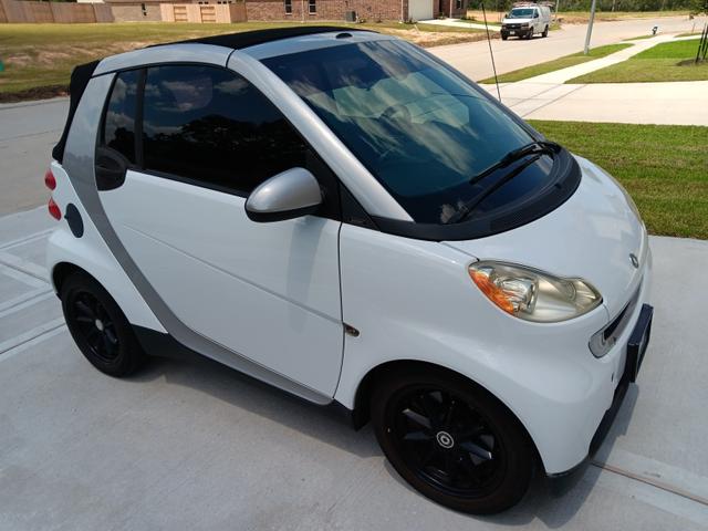 Photo of 2008 White smart ForTwo