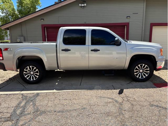 Photo of 2009 Silver GMC Sierra 1500