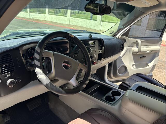 Photo of 2009 Silver GMC Sierra 1500