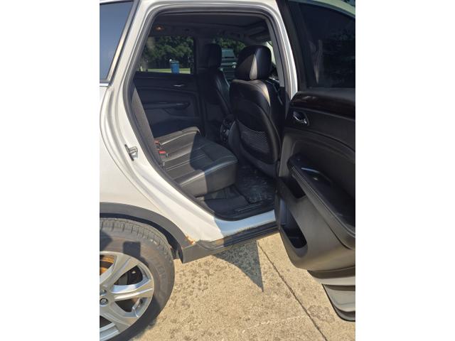 Photo of 2013 White Cadillac SRX