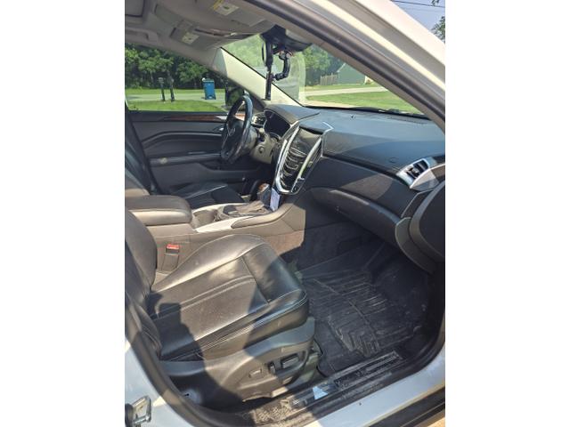 Photo of 2013 White Cadillac SRX