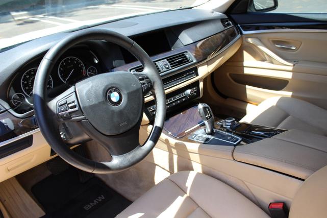 Photo of 2013 White BMW 528