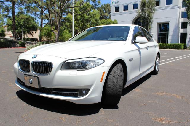 Photo of 2013 White BMW 528