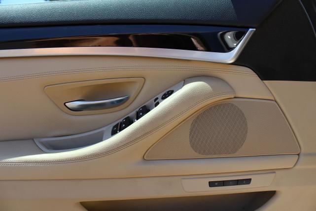 Photo of 2013 White BMW 528