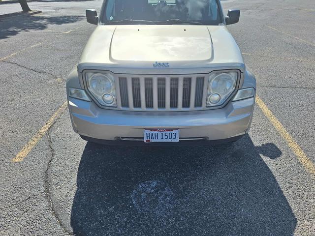 Photo of 2011 Beige Jeep Liberty