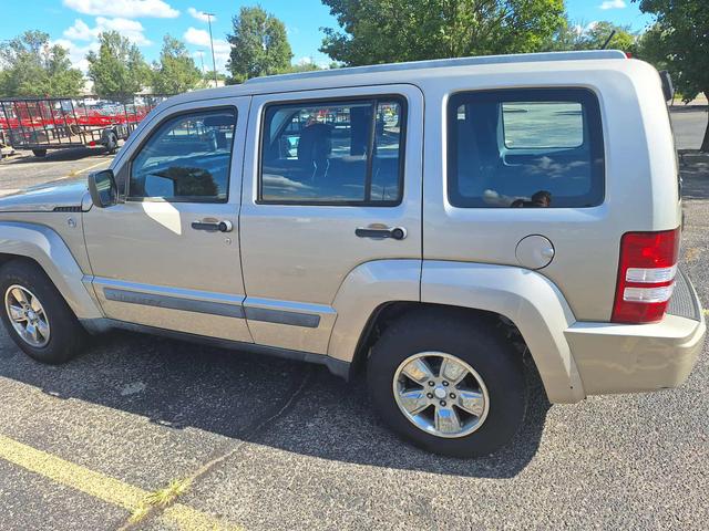 Photo of 2011 Beige Jeep Liberty
