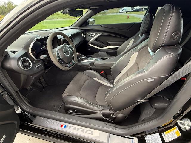 Photo of 2022 Black Chevrolet Camaro