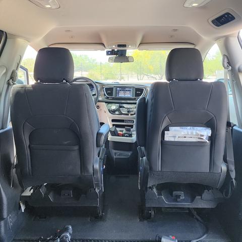 Photo of 2022 White Chrysler Voyager
