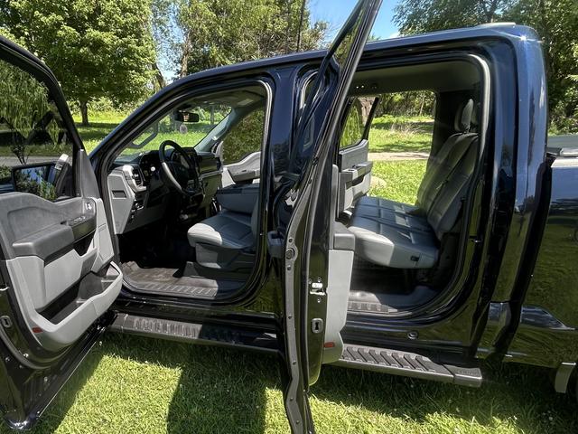 Photo of 2021 Black Ford F-150